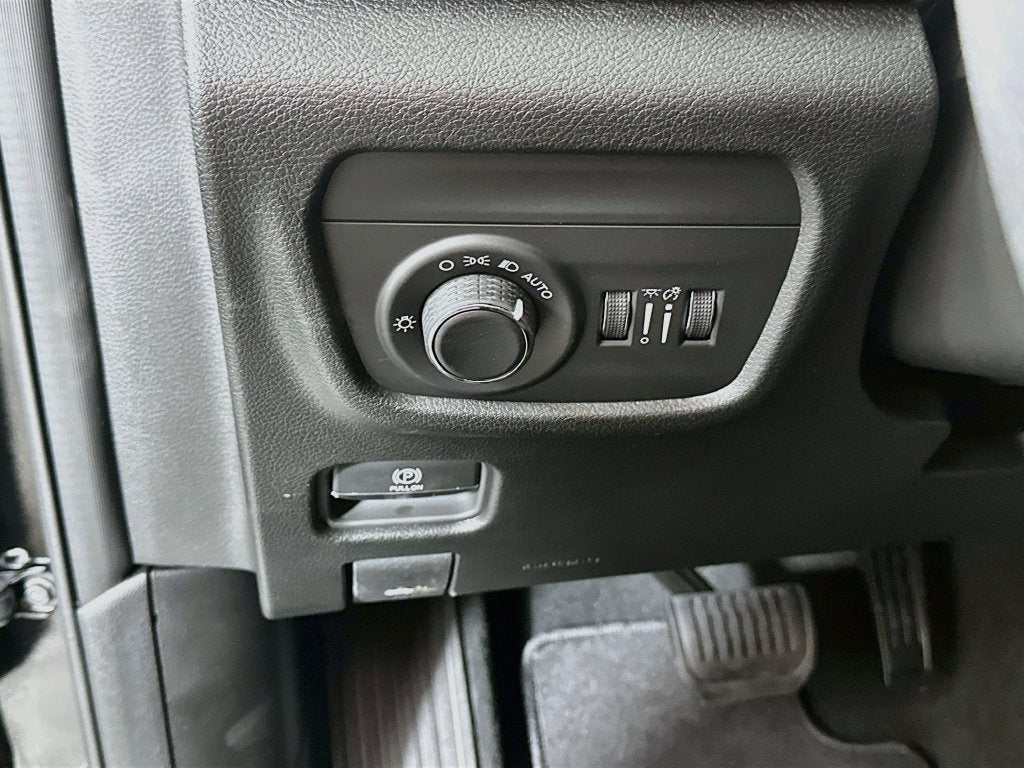 2027 Jeep Grand Cherokee GRAND CHEROKEE L LAREDO ALTITUDE 4X4