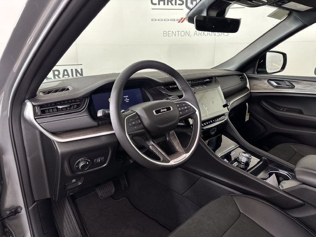 2027 Jeep Grand Cherokee GRAND CHEROKEE L LAREDO ALTITUDE 4X4