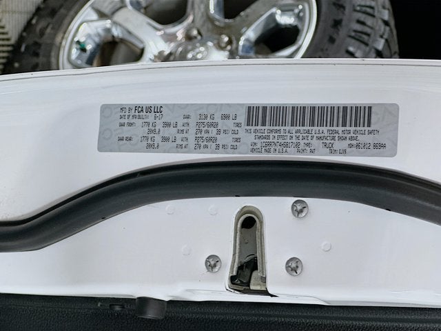 2017 RAM 1500 Laramie Crew Cab 4x4 5'7' Box