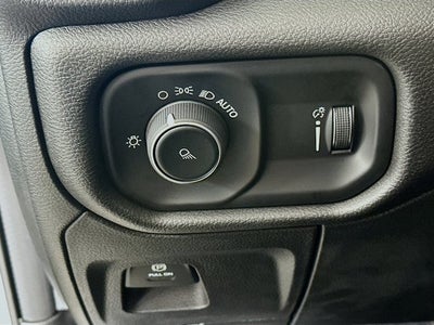 2026 RAM Ram 1500 RAM 1500 TRADESMAN CREW CAB 4X2 5'7' BOX