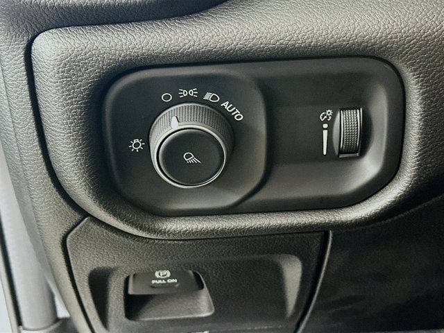 2026 RAM Ram 1500 RAM 1500 TRADESMAN CREW CAB 4X2 5'7' BOX