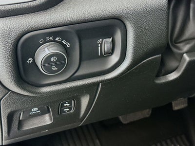 2022 RAM 1500 Big Horn Crew Cab 4x4 5'7' Box