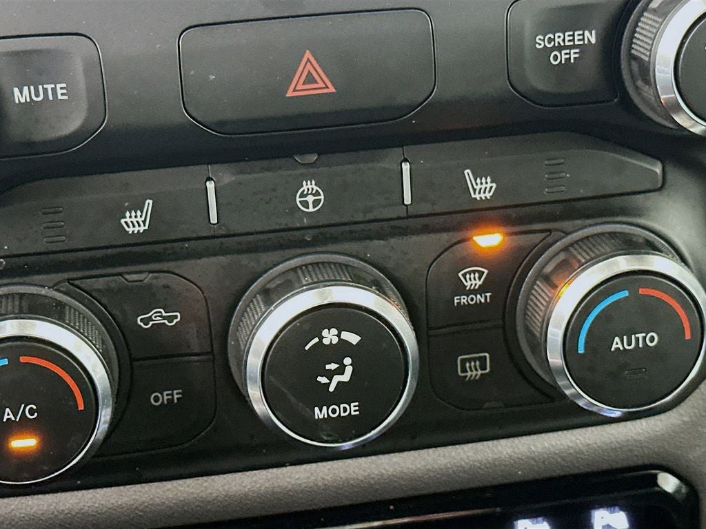 2022 RAM 1500 Big Horn Crew Cab 4x4 5'7' Box