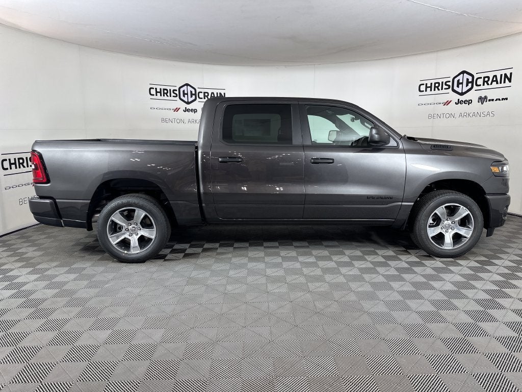 2027 RAM Ram 1500 RAM 1500 EXPRESS CREW CAB 4X4 5'7' BOX