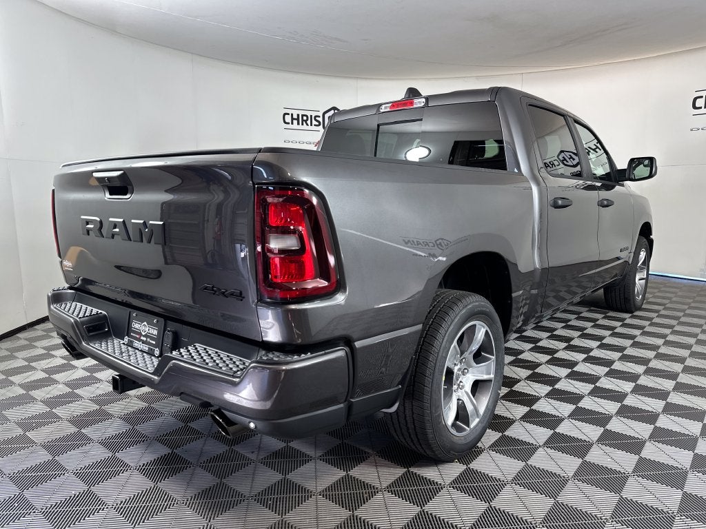 2027 RAM Ram 1500 RAM 1500 EXPRESS CREW CAB 4X4 5'7' BOX