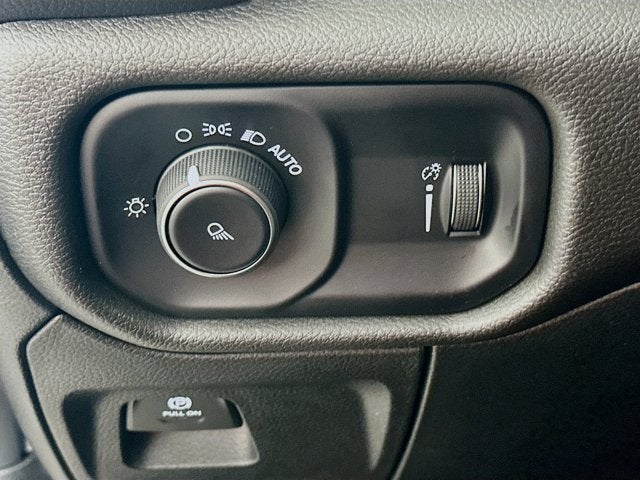 2026 RAM Ram 1500 RAM 1500 TRADESMAN CREW CAB 4X4 5'7' BOX