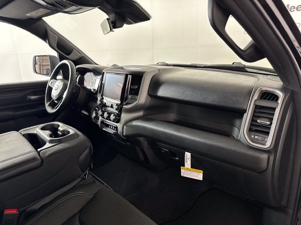 2027 RAM Ram 1500 RAM 1500 EXPRESS CREW CAB 4X4 5'7' BOX