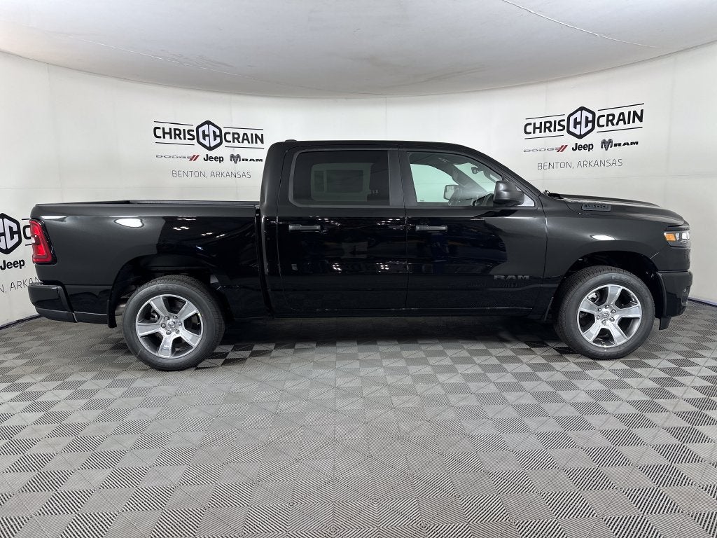 2027 RAM Ram 1500 RAM 1500 EXPRESS CREW CAB 4X4 5'7' BOX