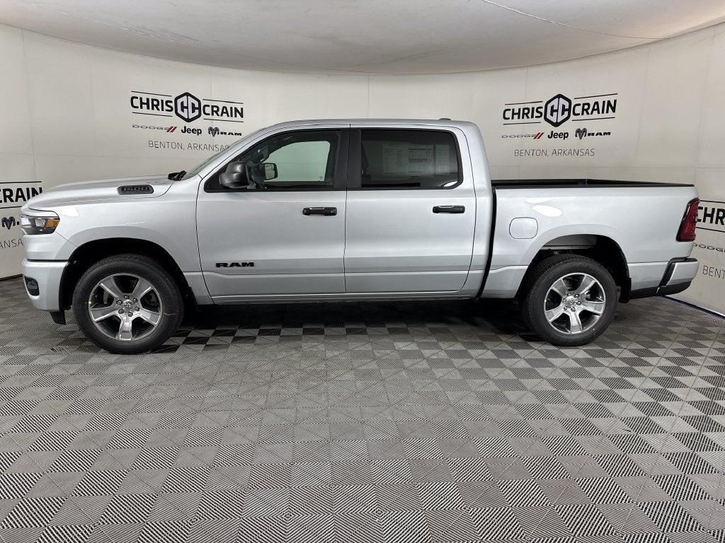 2027 RAM Ram 1500 RAM 1500 EXPRESS CREW CAB 4X4 5'7' BOX