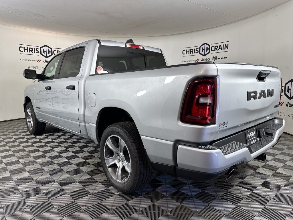 2027 RAM Ram 1500 RAM 1500 EXPRESS CREW CAB 4X4 5'7' BOX