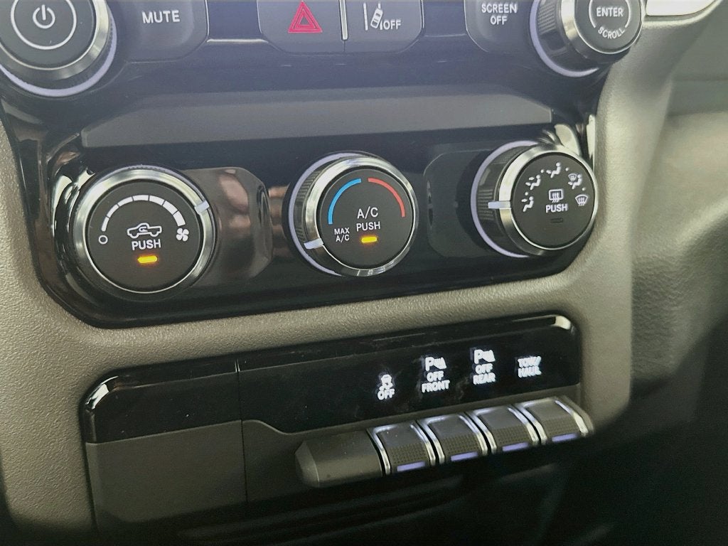 2027 RAM 1500 Big Horn/Lone Star