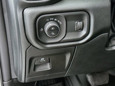 2027 RAM 1500 Big Horn/Lone Star