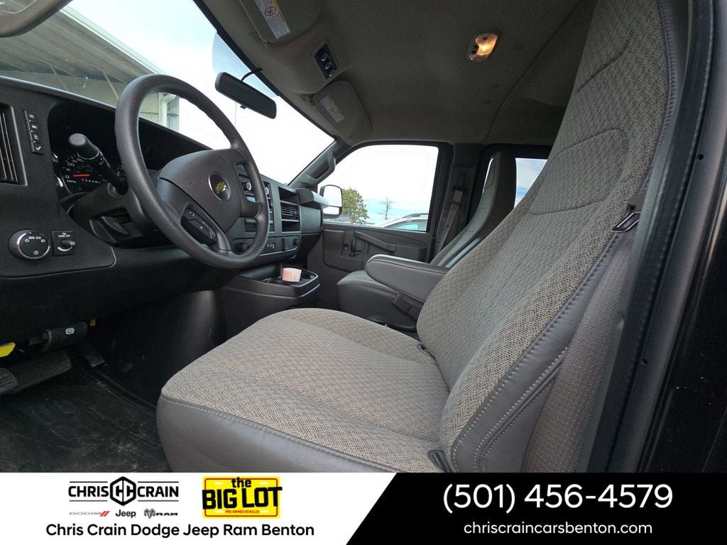 2025 Chevrolet Express 3500 LS Passenger