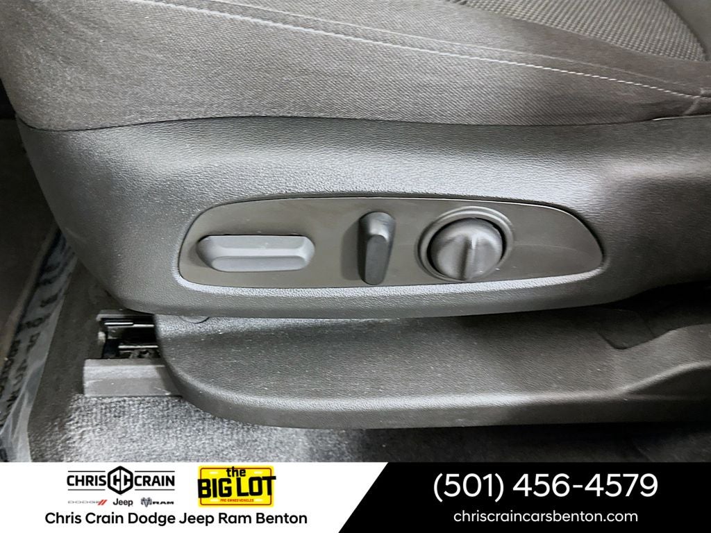 2023 Chevrolet Traverse AWD LT Cloth