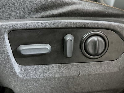 2022 GMC Sierra 1500 Limited 4WD Crew Cab Short Box AT4