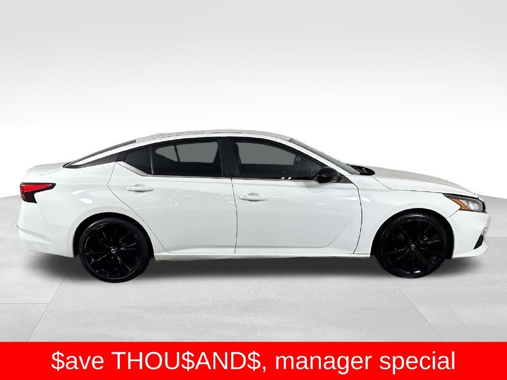 2022 Nissan Altima SR FWD