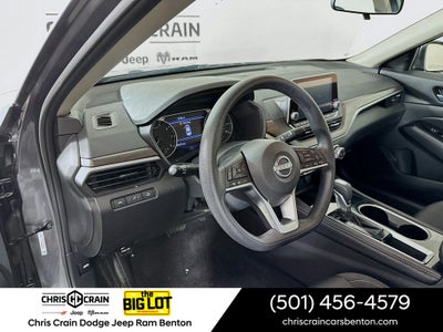 2023 Nissan Altima SV FWD