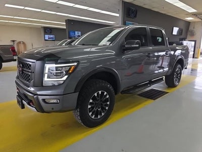 2023 Nissan TITAN Crew Cab PRO-4X 4x4