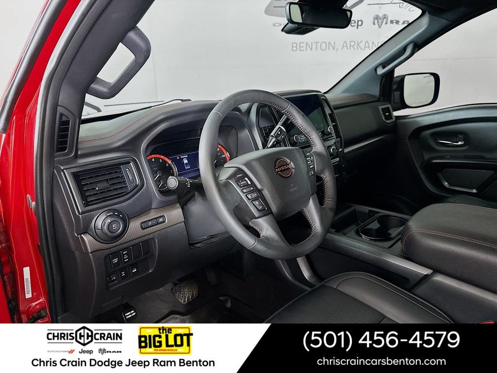 2024 Nissan TITAN Crew Cab PRO-4X 4x4