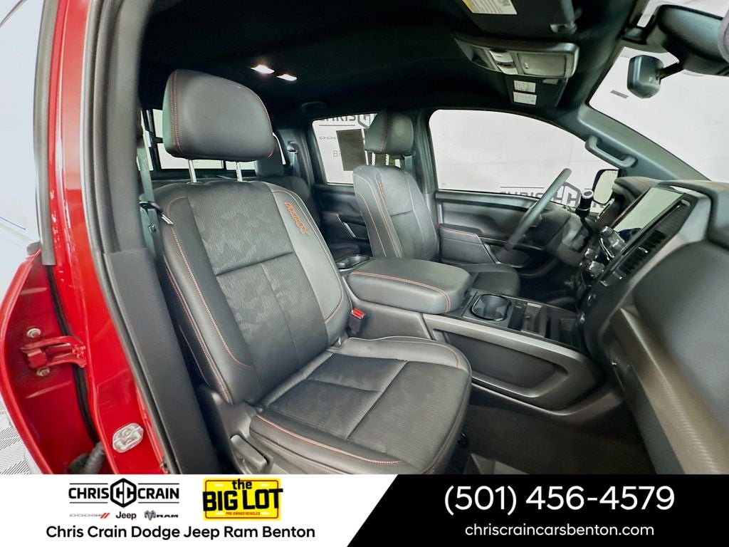 2024 Nissan TITAN Crew Cab PRO-4X 4x4