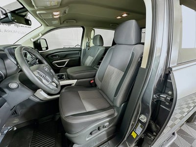 2024 Nissan TITAN Crew Cab SV 4x4