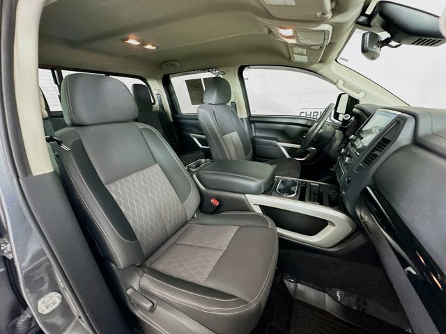 2024 Nissan TITAN Crew Cab SV 4x4