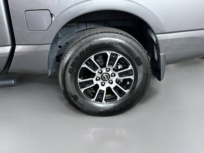 2024 Nissan TITAN Crew Cab SV 4x4