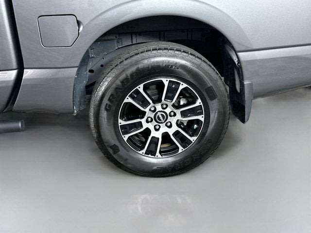 2024 Nissan TITAN Crew Cab SV 4x4