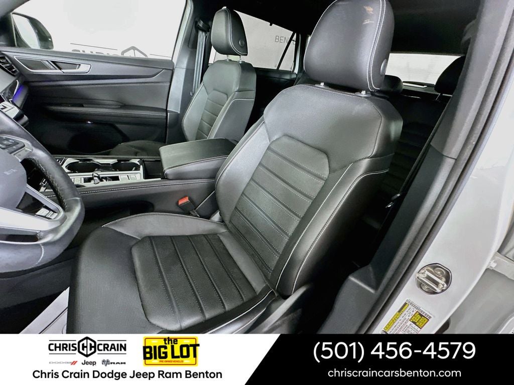 2025 Volkswagen Atlas Cross Sport 2.0T SEL R-Line Black