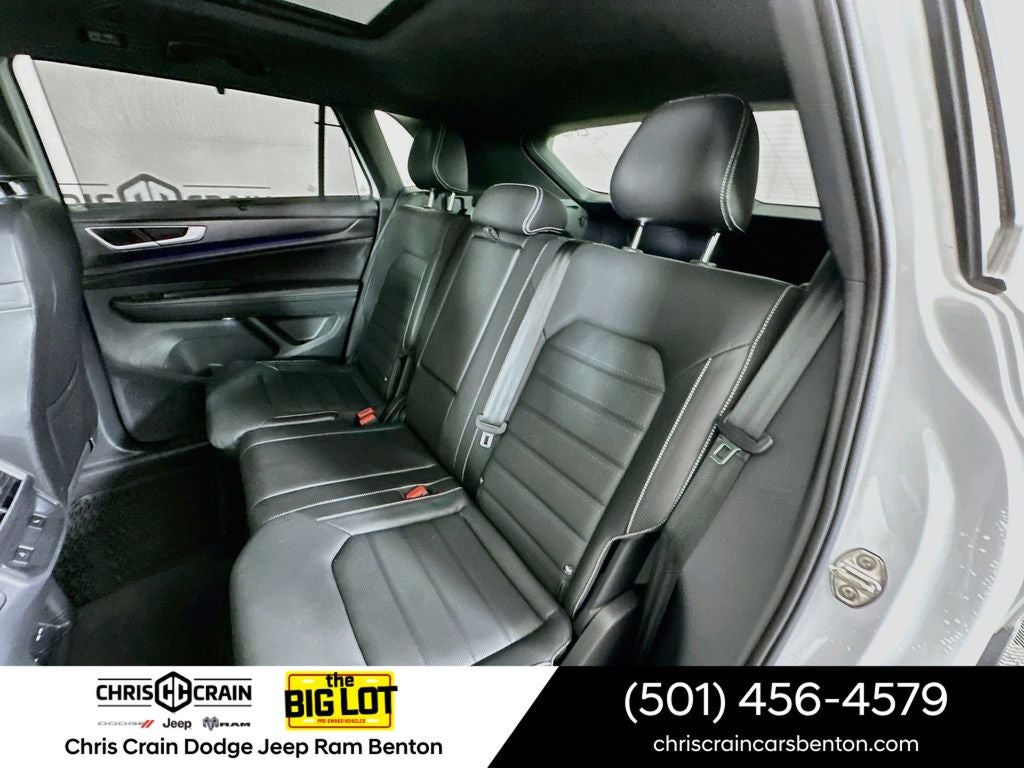 2025 Volkswagen Atlas Cross Sport 2.0T SEL R-Line Black