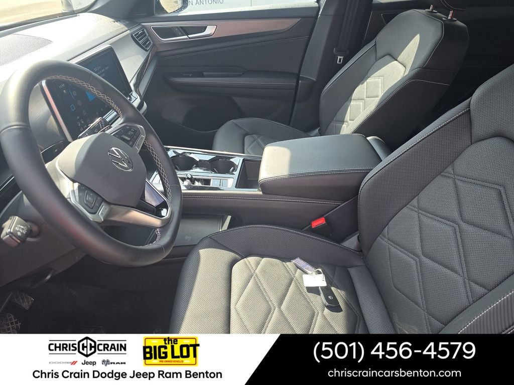 2025 Volkswagen Atlas Cross Sport 2.0T SE w/Technology