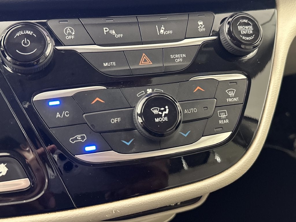 2021 Chrysler Pacifica Touring L