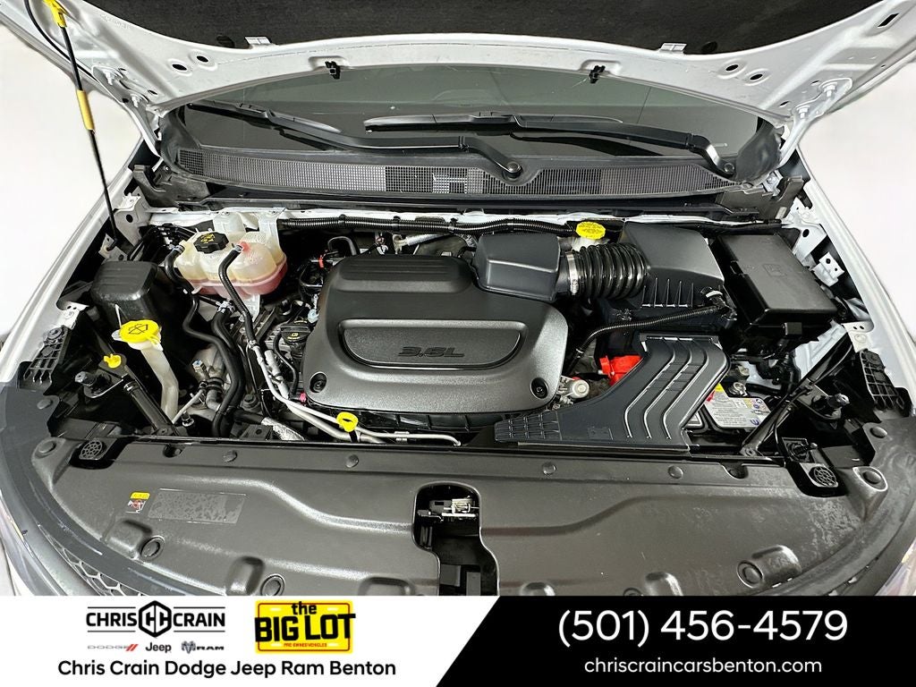 2025 Chrysler Voyager LX