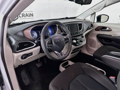 2024 Chrysler Voyager LX