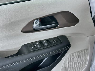 2024 Chrysler Voyager LX