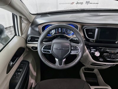2024 Chrysler Voyager LX