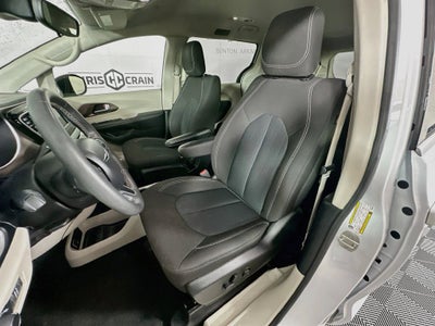 2024 Chrysler Voyager LX