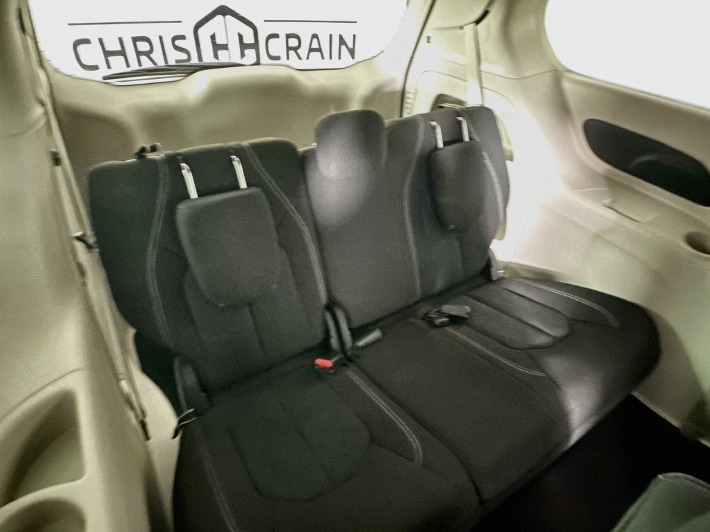 2024 Chrysler Voyager LX