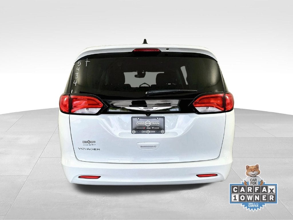 2024 Chrysler Voyager LX