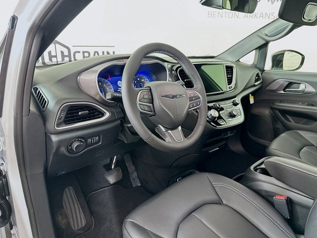 2026 Chrysler Voyager VOYAGER LX