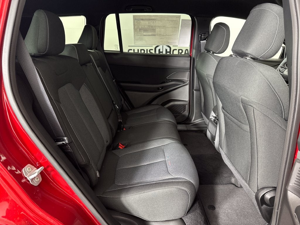 2027 Jeep Cherokee CHEROKEE LAREDO 4X4