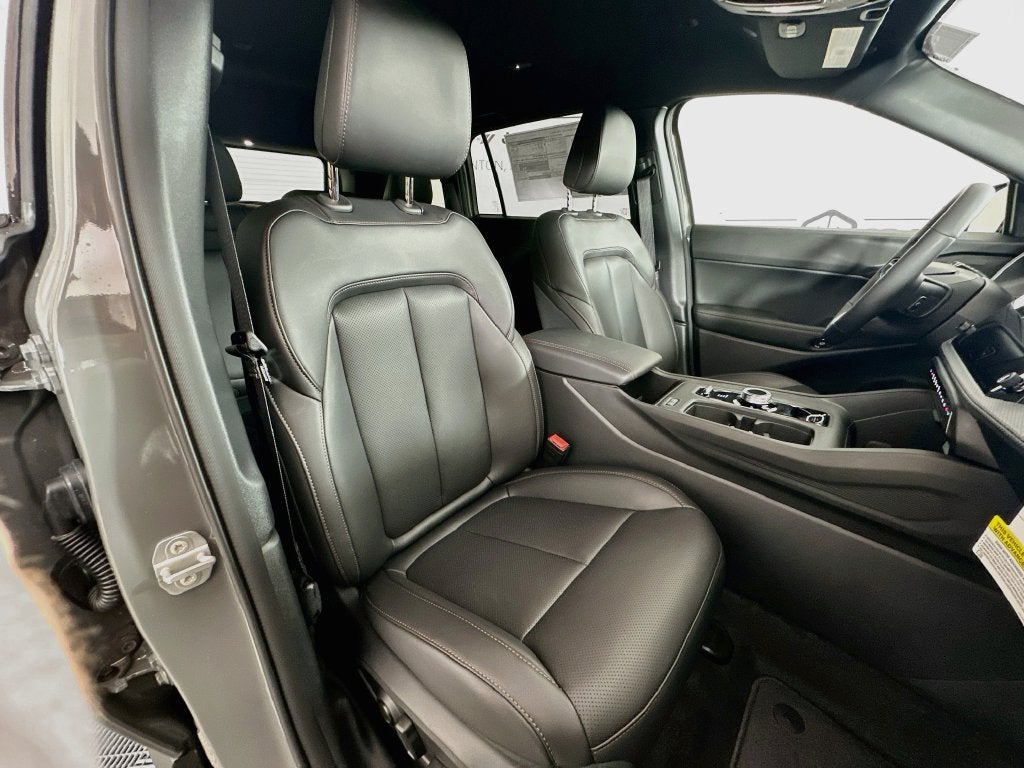 2027 Jeep Cherokee CHEROKEE LIMITED ALTITUDE 4X4