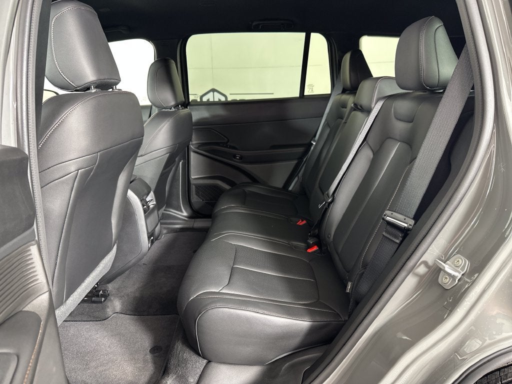 2027 Jeep Cherokee CHEROKEE LIMITED ALTITUDE 4X4