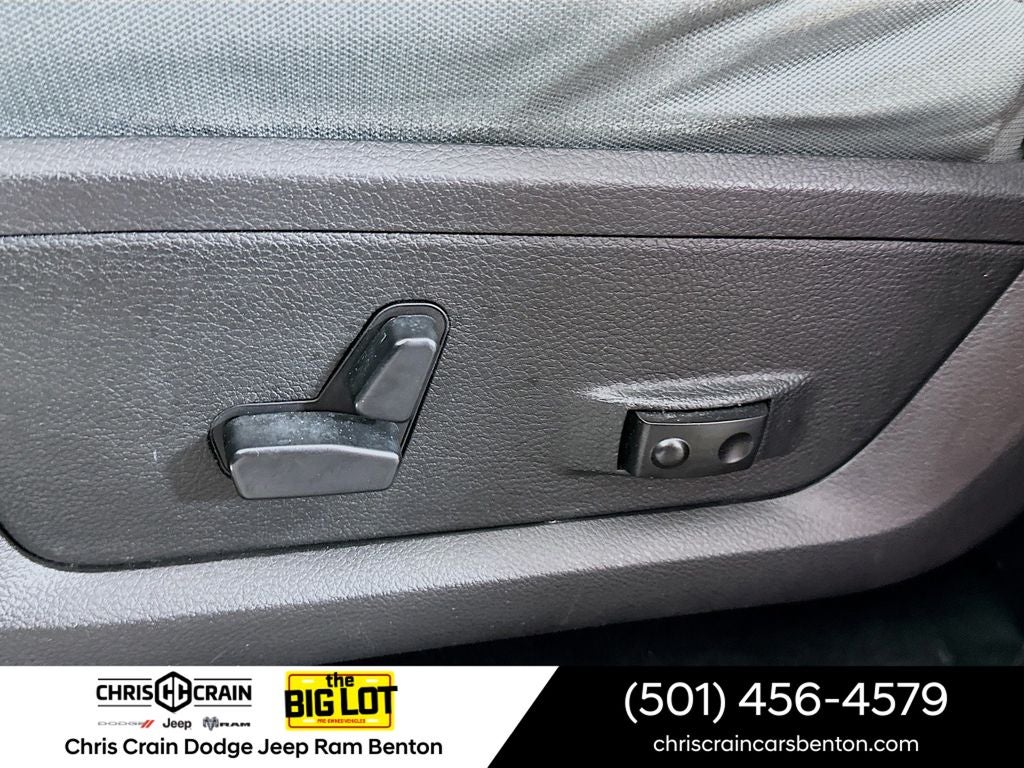 2017 RAM 1500 Big Horn Crew Cab 4x4 5'7' Box