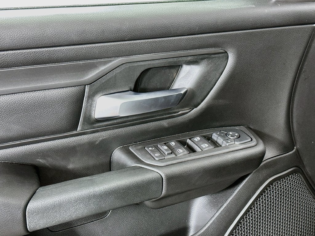 2027 RAM Ram 1500 RAM 1500 EXPRESS CREW CAB 4X4 5'7' BOX