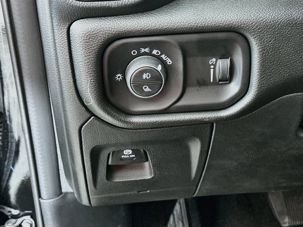 2026 RAM Ram 1500 RAM 1500 EXPRESS CREW CAB 4X4 5'7' BOX