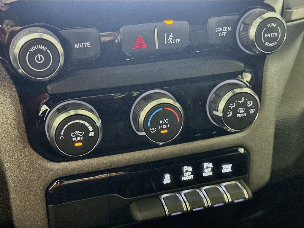 2026 RAM Ram 1500 RAM 1500 EXPRESS CREW CAB 4X4 5'7' BOX