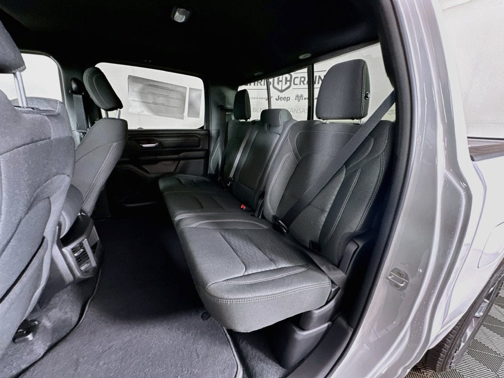 2027 RAM Ram 1500 RAM 1500 EXPRESS CREW CAB 4X4 5'7' BOX