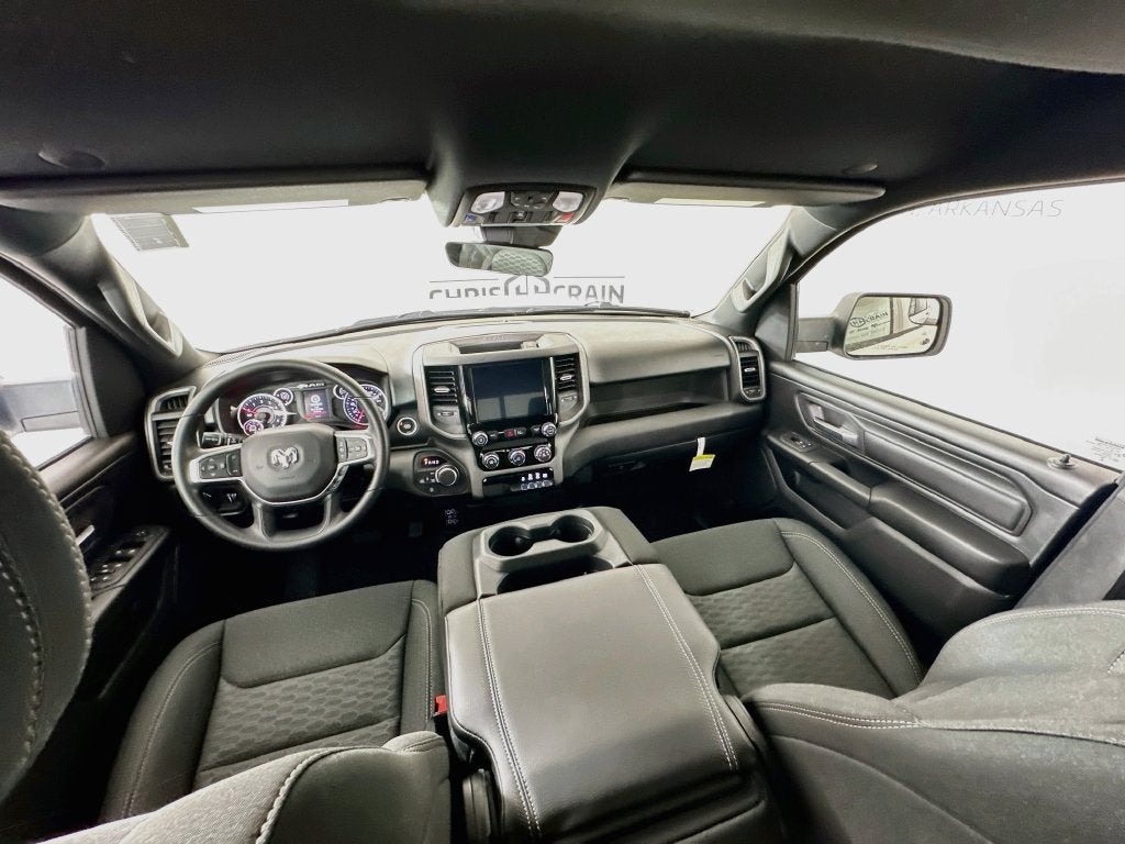2027 RAM Ram 1500 RAM 1500 EXPRESS CREW CAB 4X4 5'7' BOX