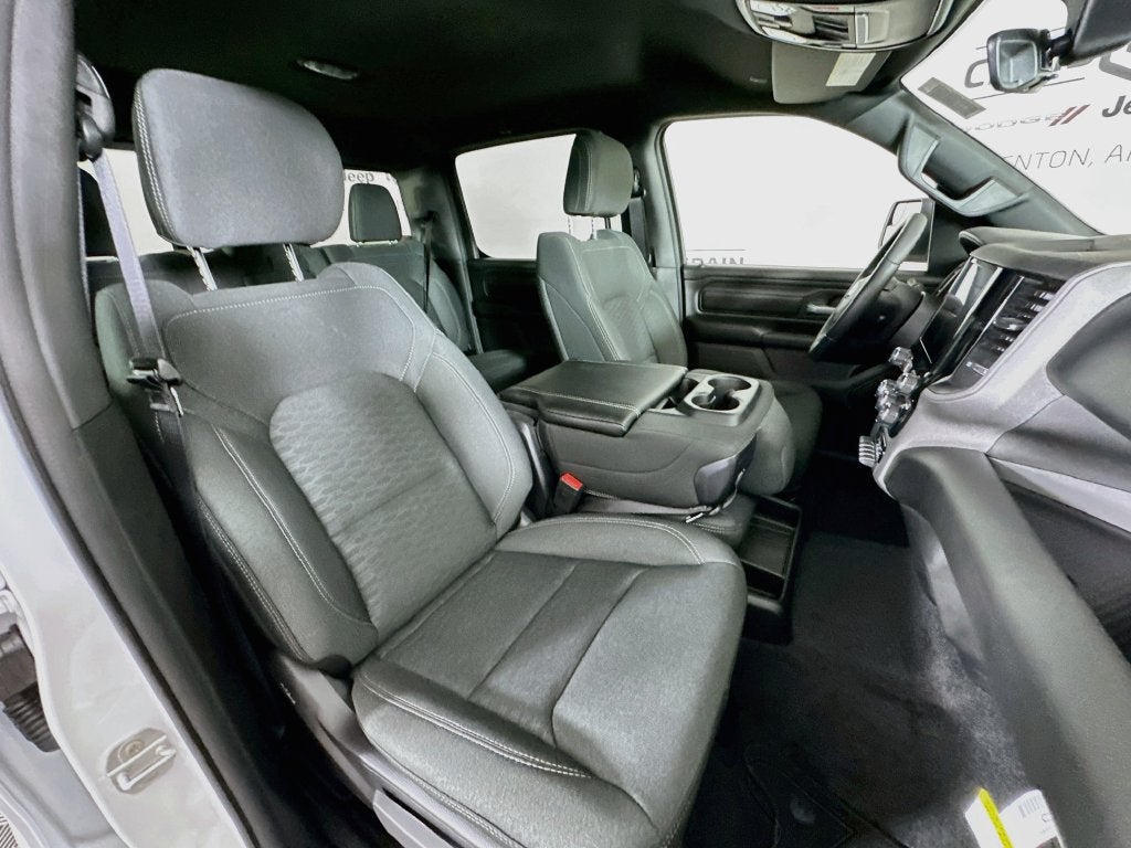 2027 RAM Ram 1500 RAM 1500 EXPRESS CREW CAB 4X4 5'7' BOX
